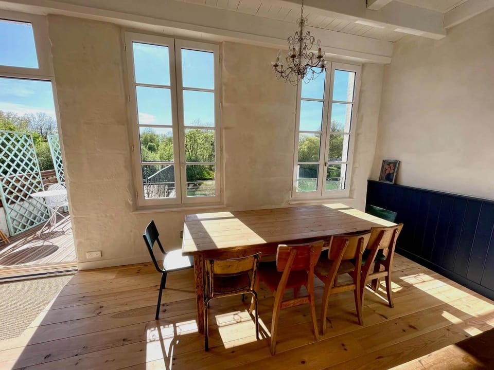 View (from property/room), Balcony/Terrace, Living room, Seating area, Dining area
