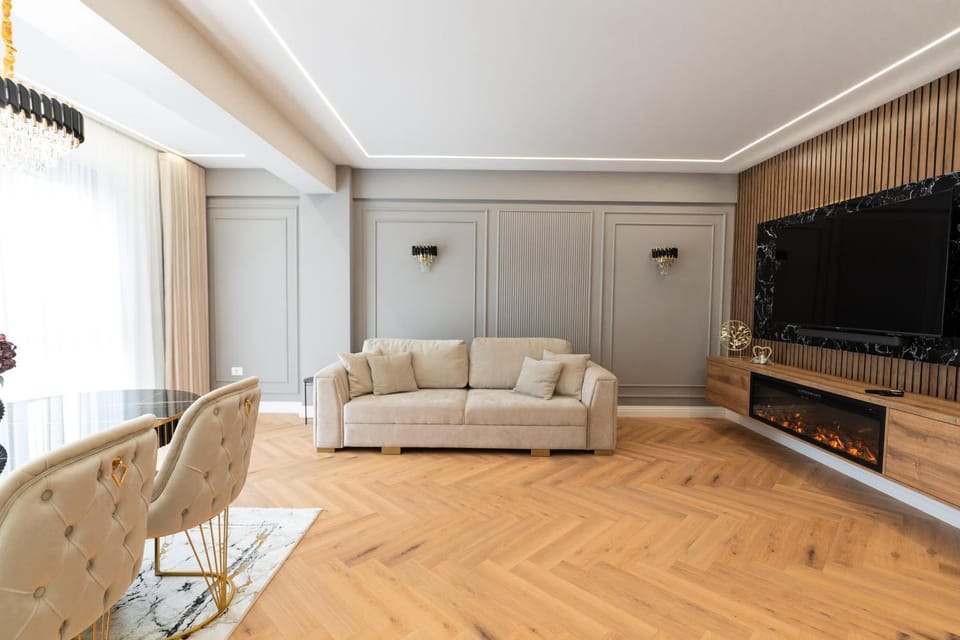 Communal lounge/ TV room, TV and multimedia, Living room, Seating area, Evening entertainment