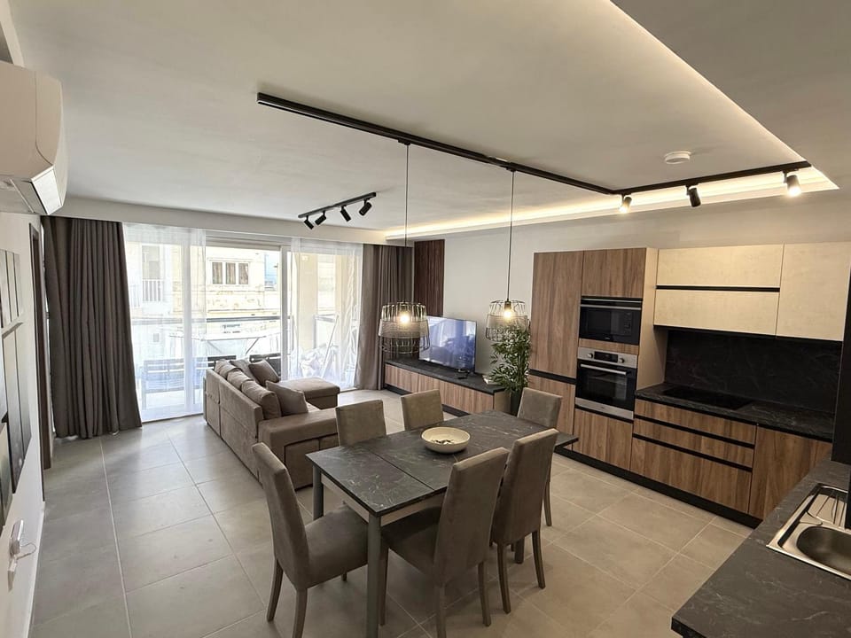 Kitchen or kitchenette, Living room, Dining area