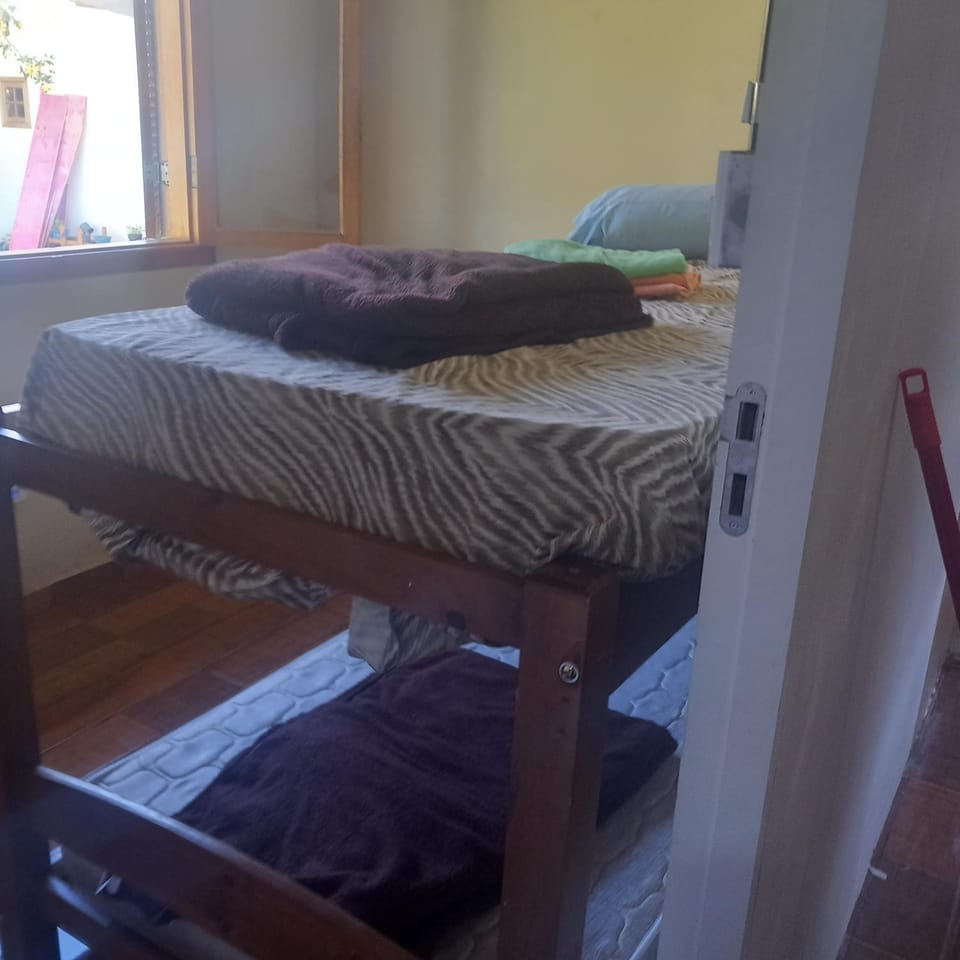Bedroom, bunk bed