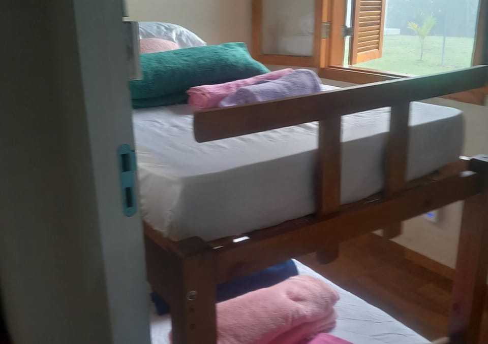 Bedroom, bunk bed