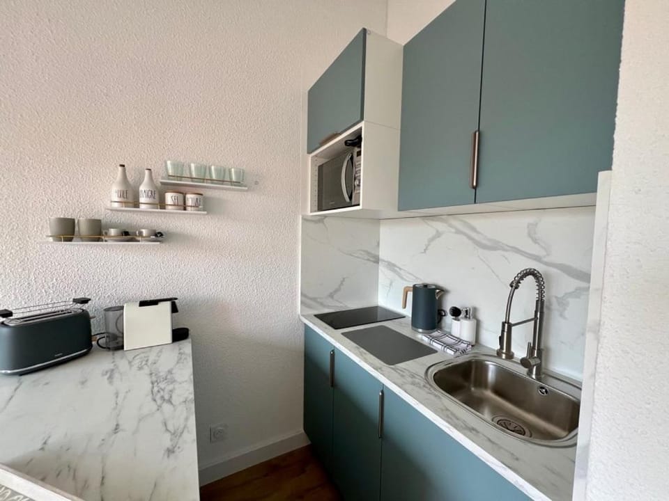 Studio cosy balcon sud - plage naturiste 75 m Apartment in Leucate
