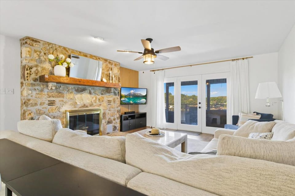 Lakeview Landing Apartment in Osage Beach