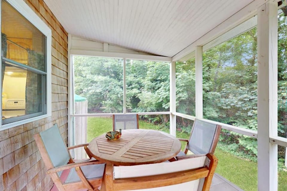 Seabreeze Retreat House in Tisbury