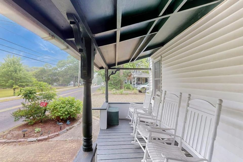 Seabreeze Retreat House in Tisbury