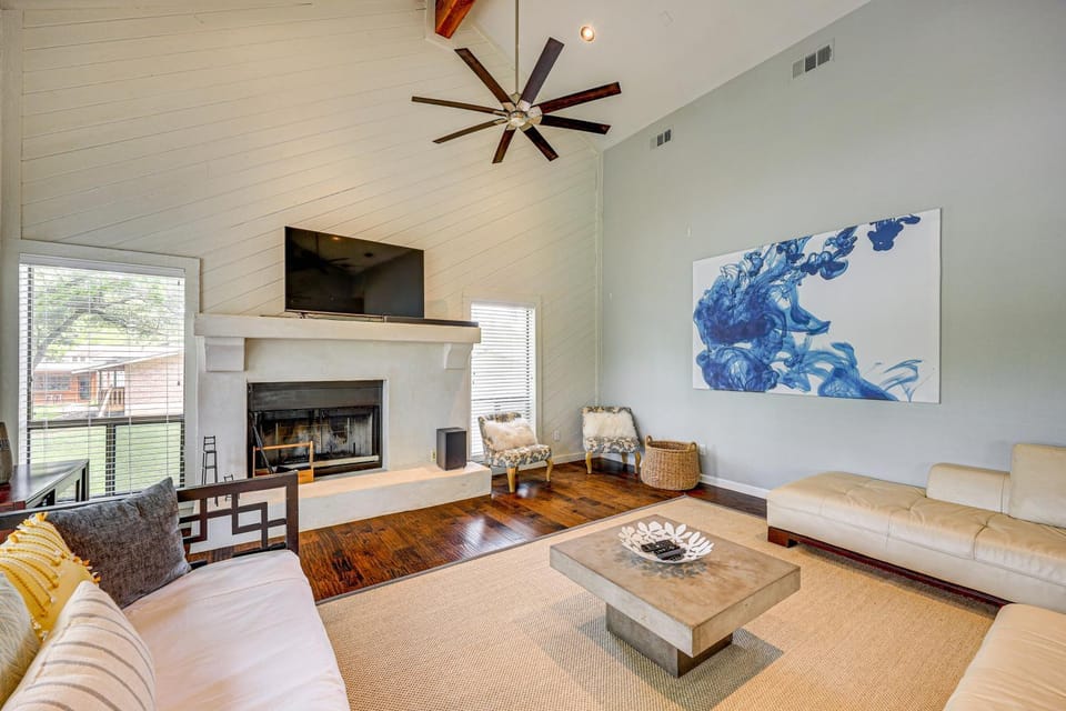 Waterfront Seguin Lake House Near Downtown House in Seguin