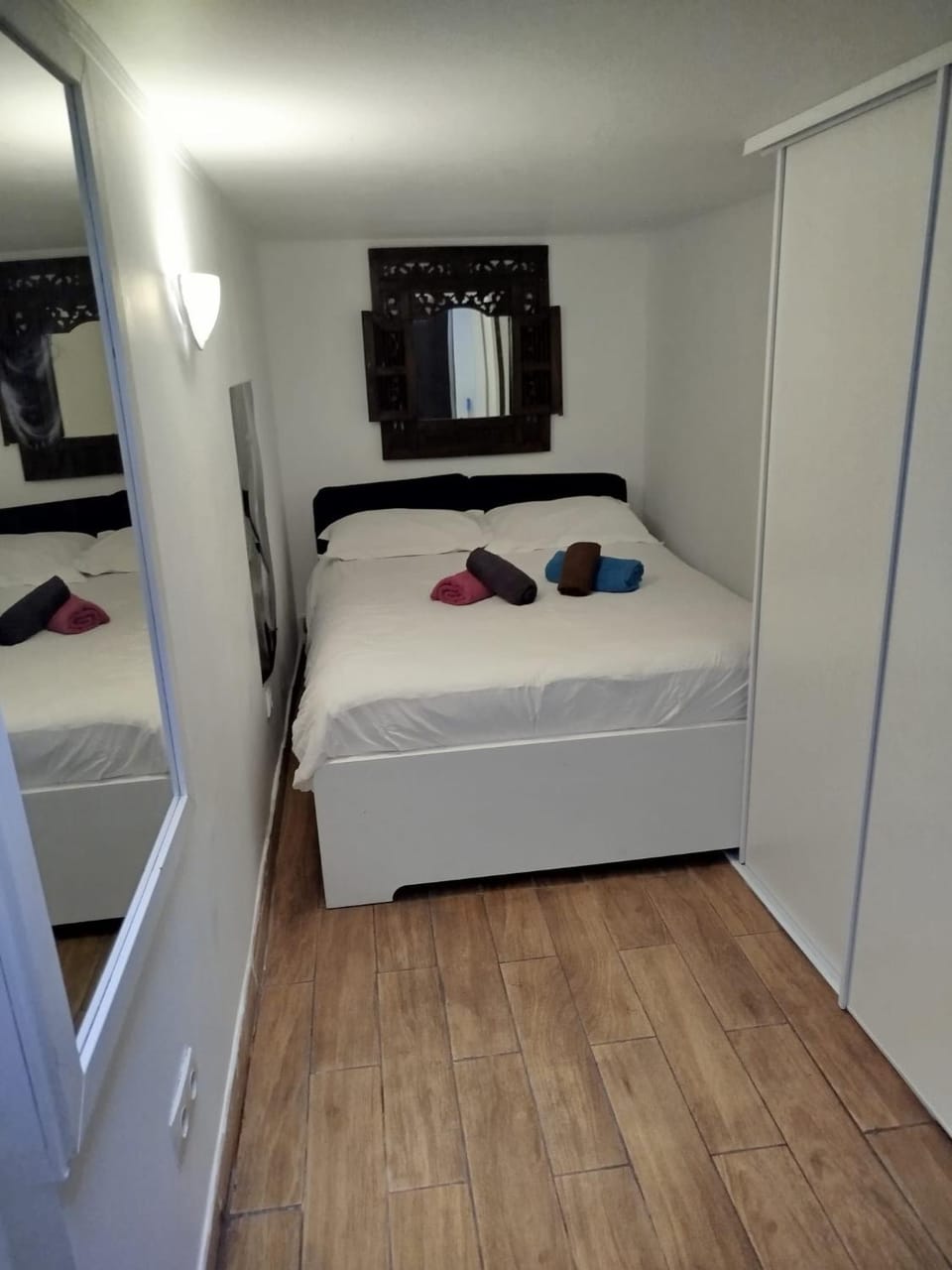 Appartement individuel 20m carrée dans charmante maison de ville à la française Apartment in Gagny