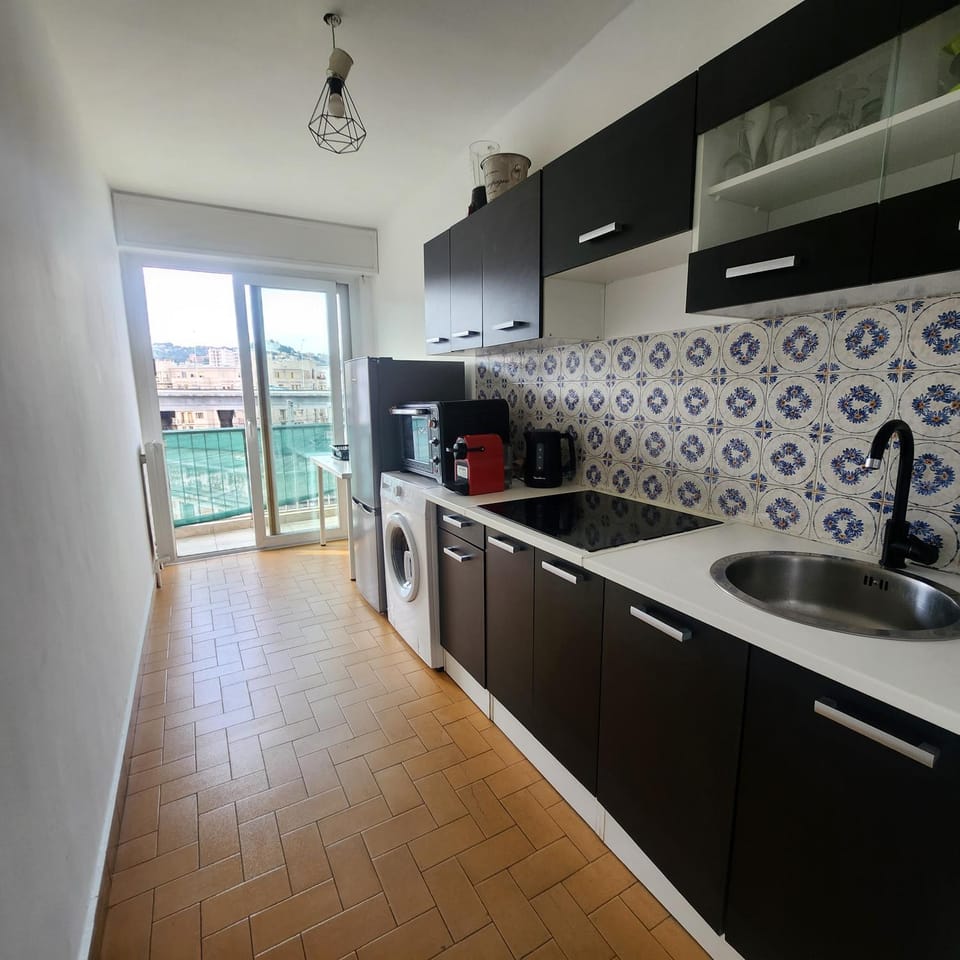 Nice Centre - Plage, promenade des anglais, resto, vieille ville , tram tout à pied ! Apartment in Nice