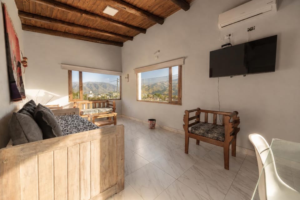 Amplios Departamentos con Vistas a los cerros - Patio, Asador y Pileta Apartment in Tafí del Valle