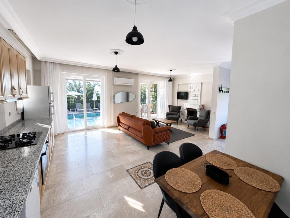 Almond Villas Üç Yatak Odalı Villa in Ölüdeniz
