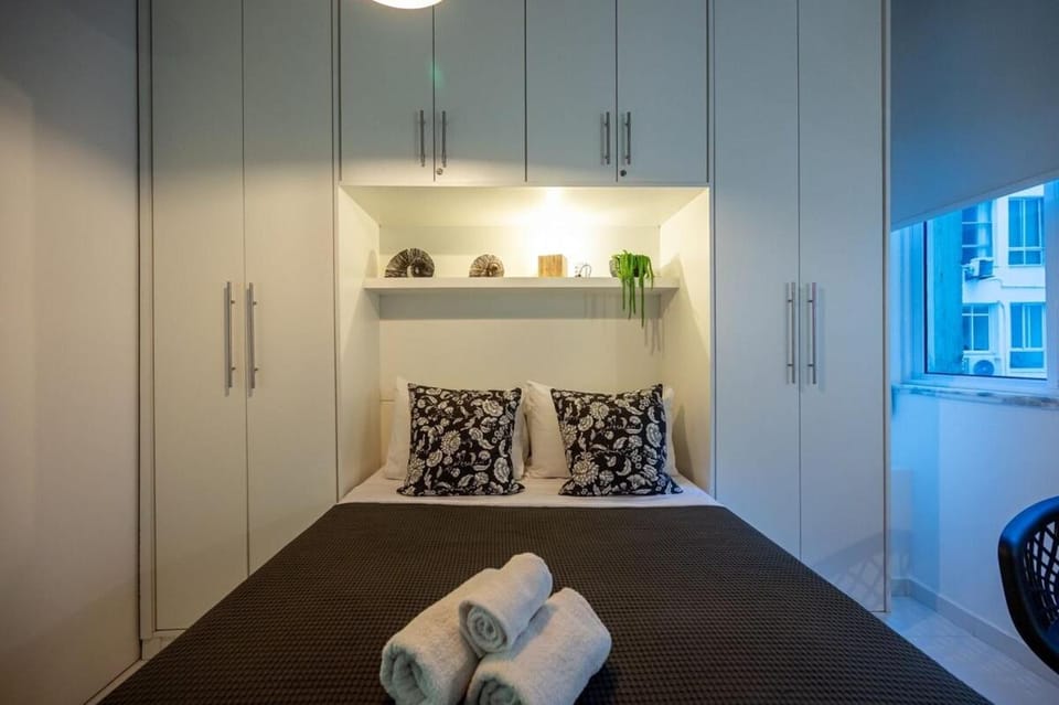 Quarto e sala no posto 6, 2 minutos a pé da praia Apartment in Rio de Janeiro