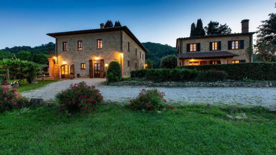Luxury Podere Colonica- Privacy, Exclusive View Villa in Volterra