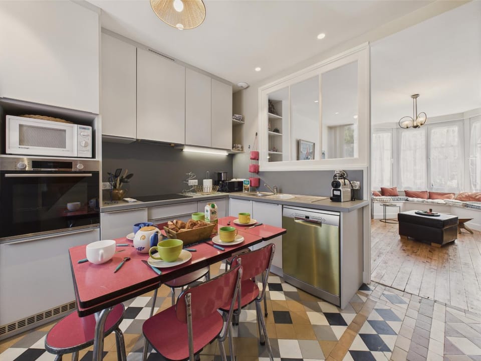 Kitchen or kitchenette