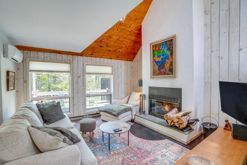 Ski, Hike & More: Year-Round Gem in Windham House in Windham