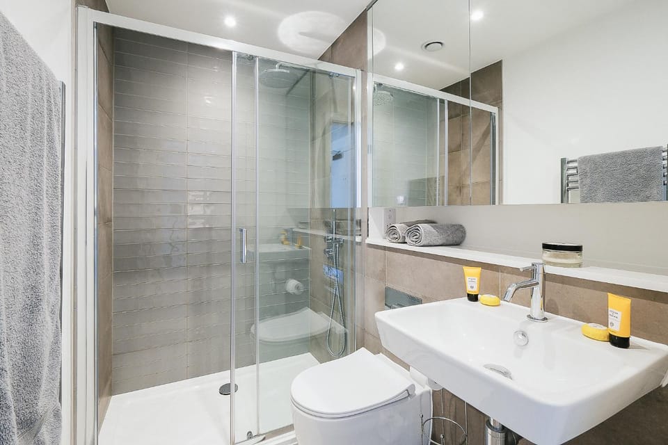 Shower, Bathroom, towels