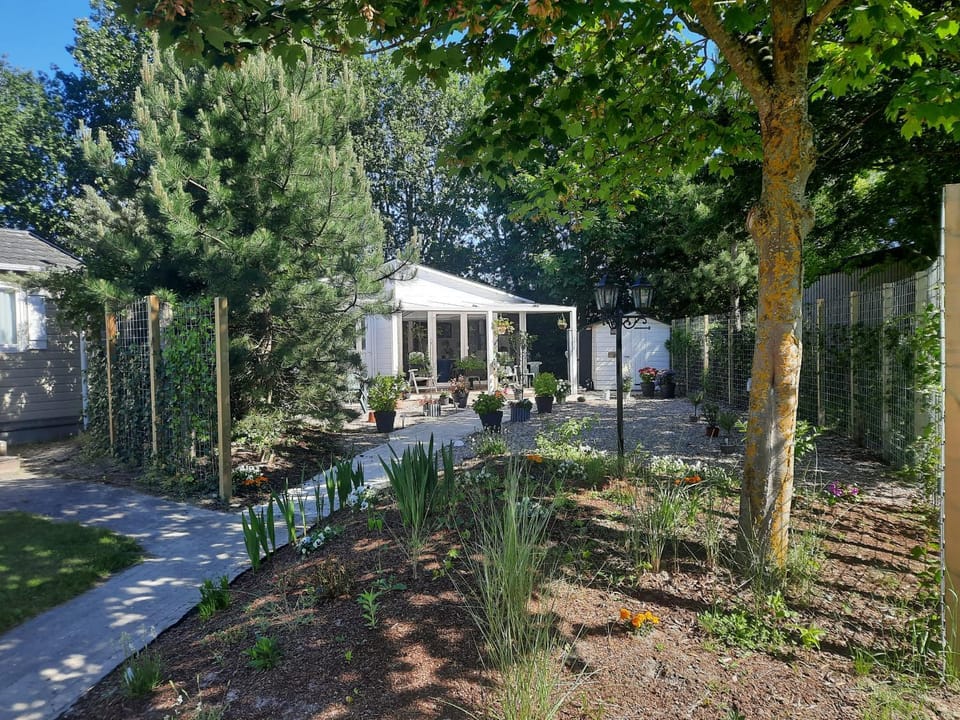 Property building, Facade/entrance, Off site