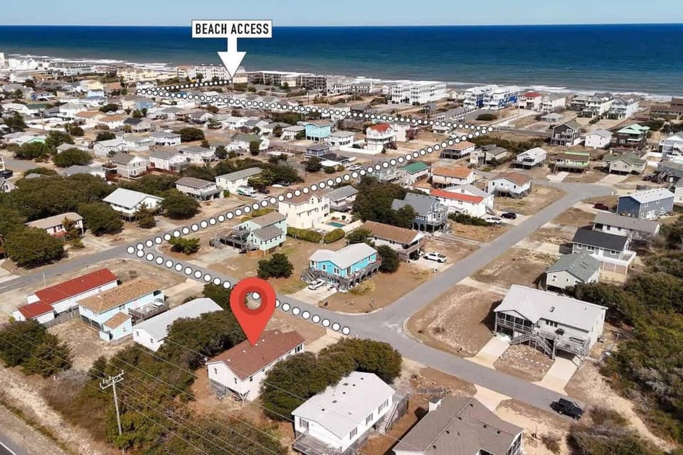Hot Tub Walk to Beach and Dog Friendly House in Kill Devil Hills