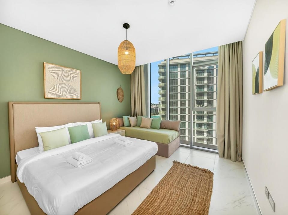 Stunning Central 2BR Lagoon View & Private Beach Apartment in Dubai