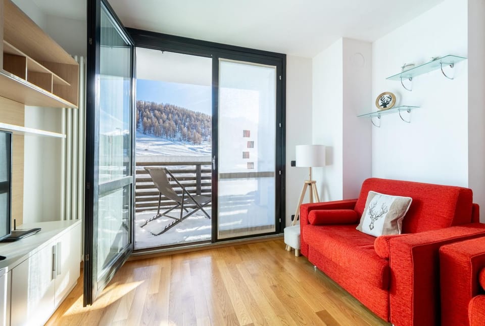 Hostdomus - Sestriere Alpine Escape Apartment in Sestriere