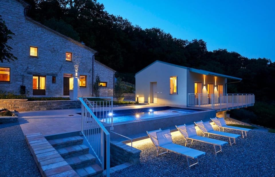 Property building, Swimming pool, sunbed