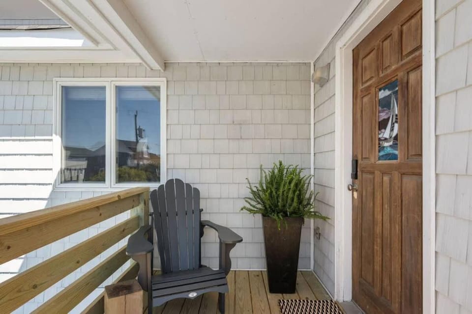 2Min Walk to Beach Private Pool & Hot Tub House in Corolla