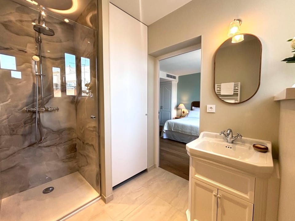 Shower, Bathroom