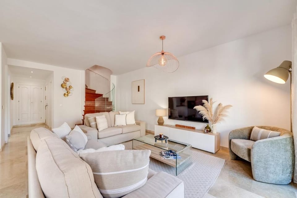 New spacious townhouse in Marbella Apartment in Marbella