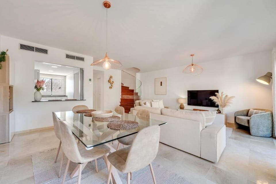 New spacious townhouse in Marbella Apartment in Marbella