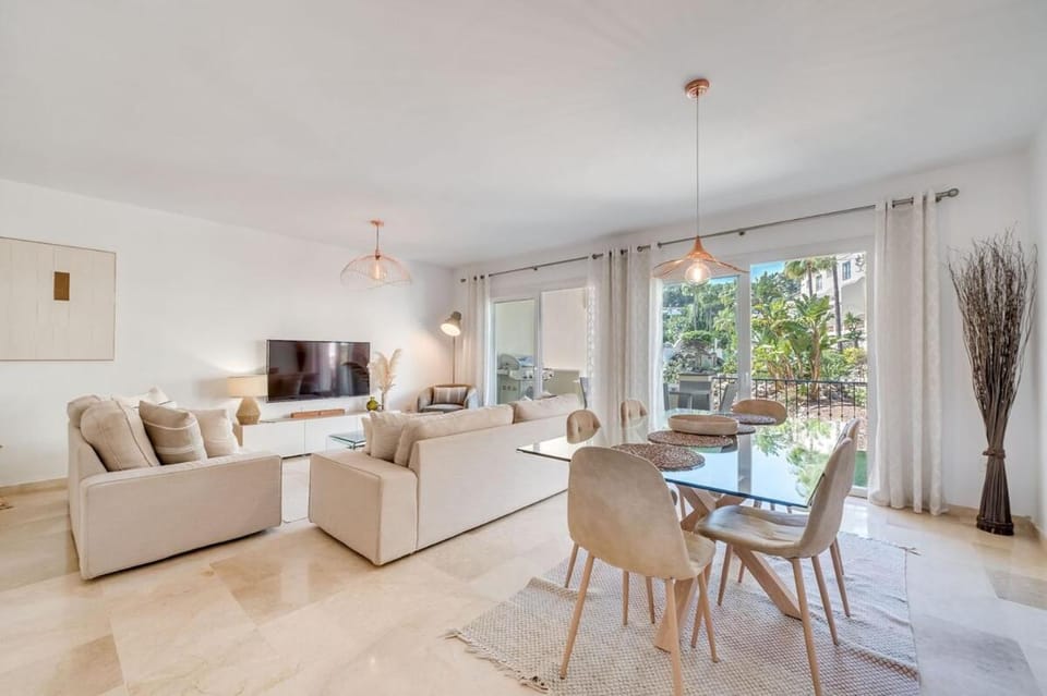 New spacious townhouse in Marbella Apartment in Marbella