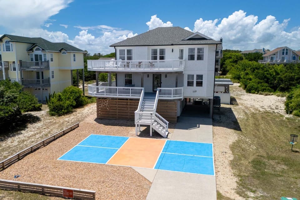 Heated Saltwater Pool Hot Tub 5Min Walk to Beach House in Corolla