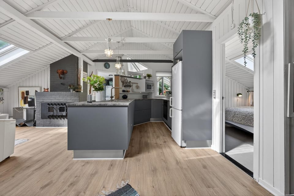 Family Cottage with Sauna and Hot Tub House in Oksbøl