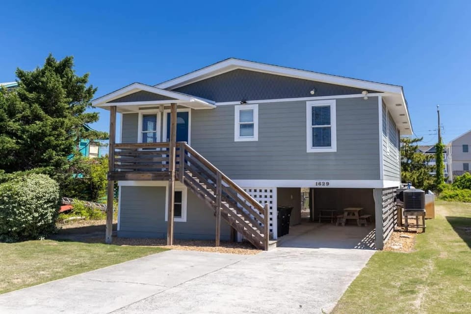 Private Pool Hot Tub and 4Min Walk to Beach House in Kill Devil Hills