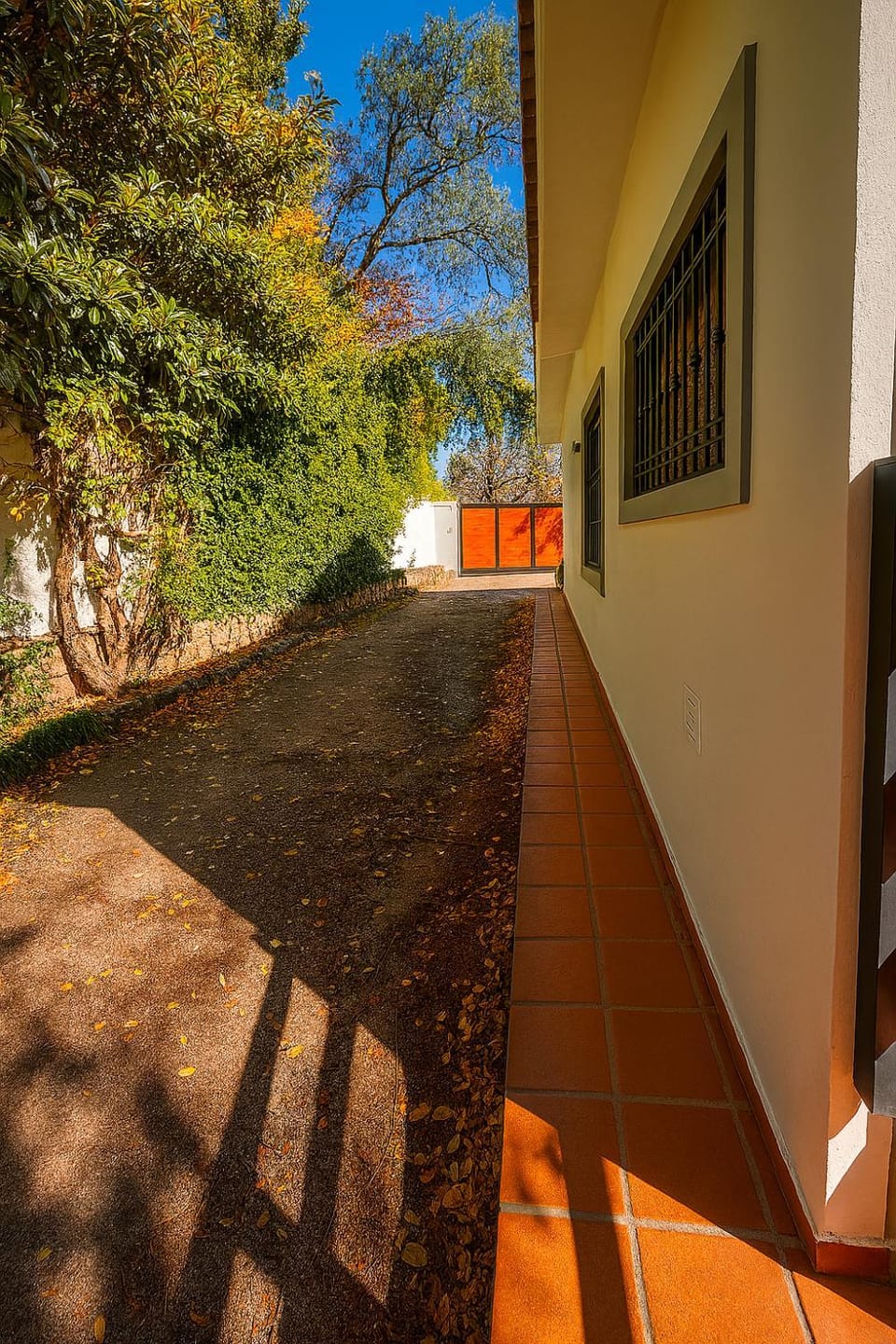 Property building, Garden, Garden, Garden view, Garden view, Parking