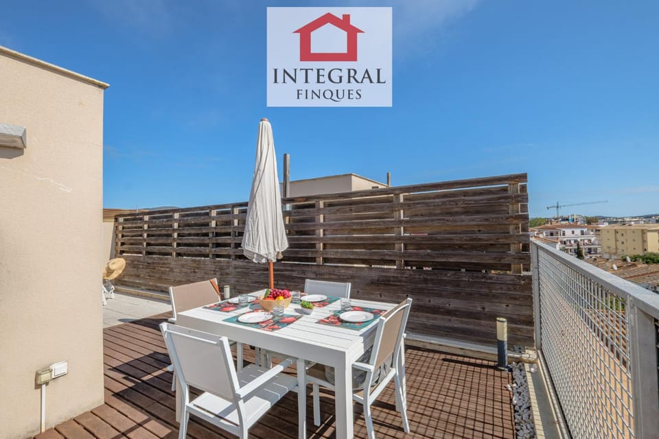 Day, Summer, Balcony/Terrace, Dining area, furniture