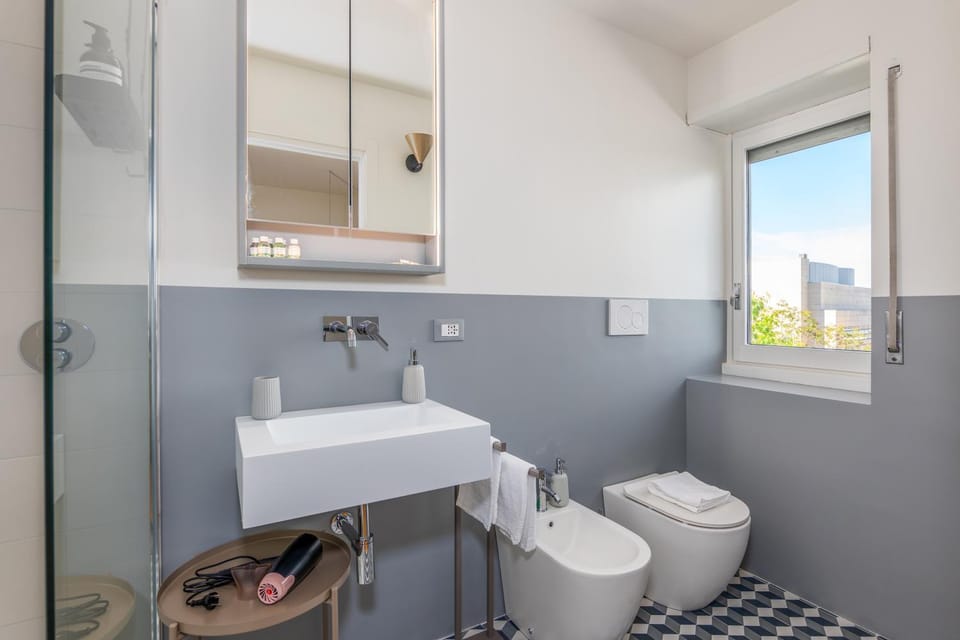 Toilet, Bathroom, bidet, towels