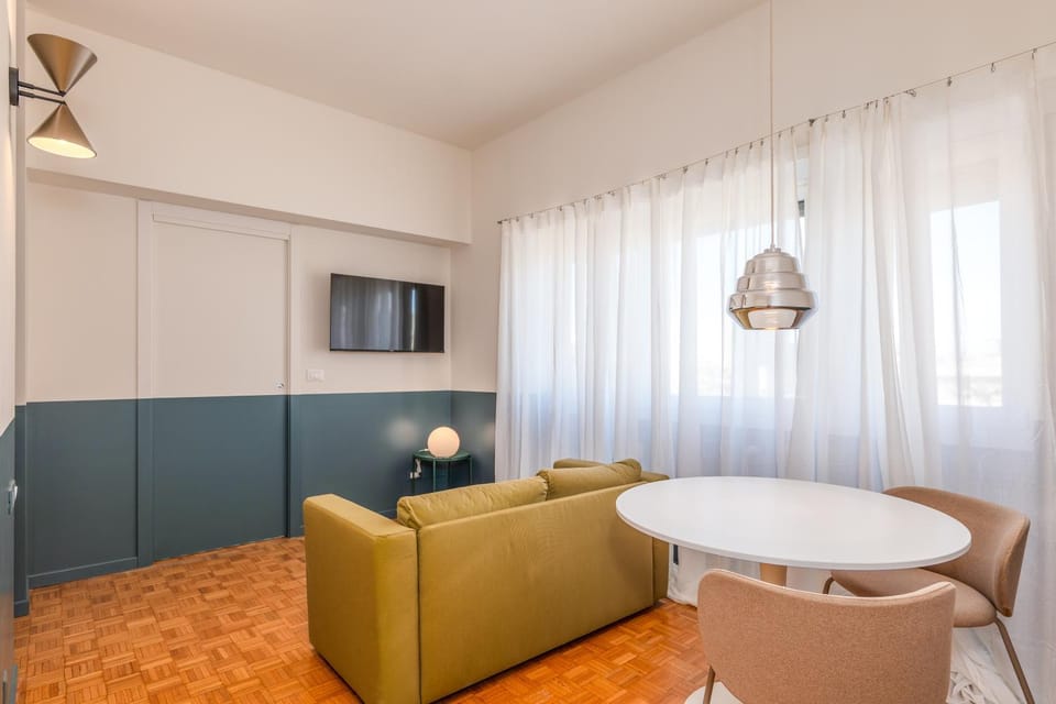 TV and multimedia, Living room, Seating area