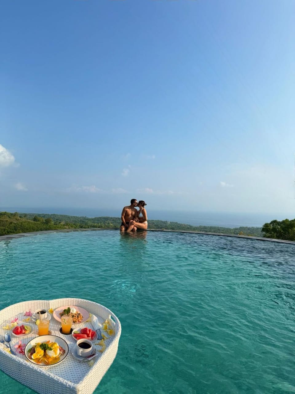 Pool view, Breakfast