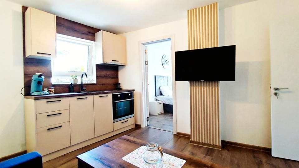 TV and multimedia, Kitchen or kitchenette, oven, pet friendly, stove