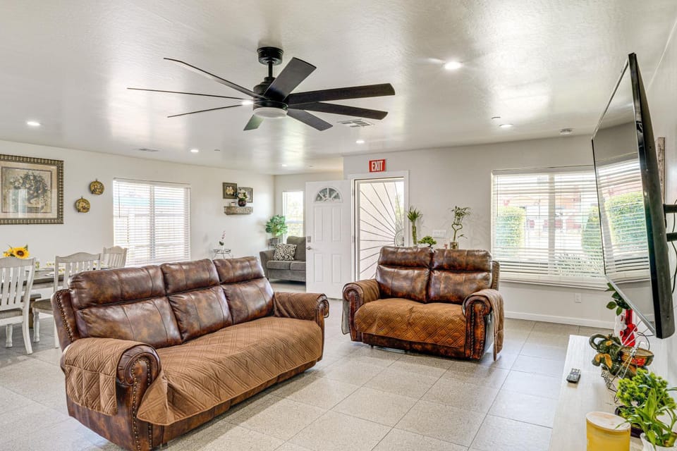 1 Mi to Rabobank Arena: Home w/ Gazebo! House in Bakersfield