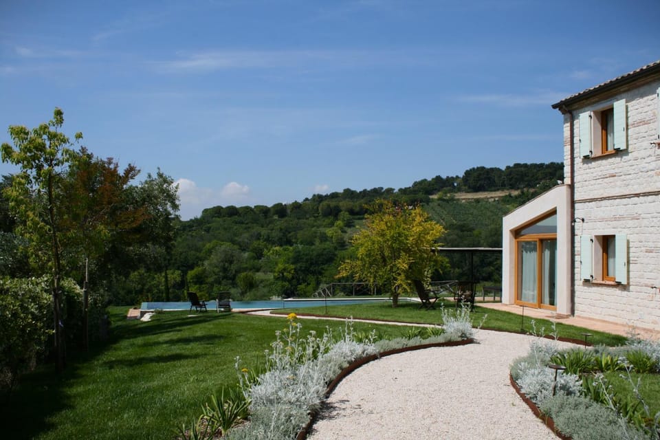 Property building, Garden, Swimming pool