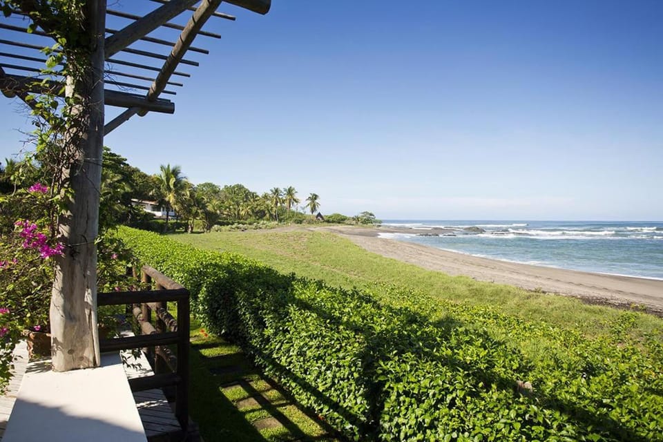 Villa Cala Honda – Private Beach & Beach Club, 5BR w/Pool, Guanacaste Villa in Guanacaste Province