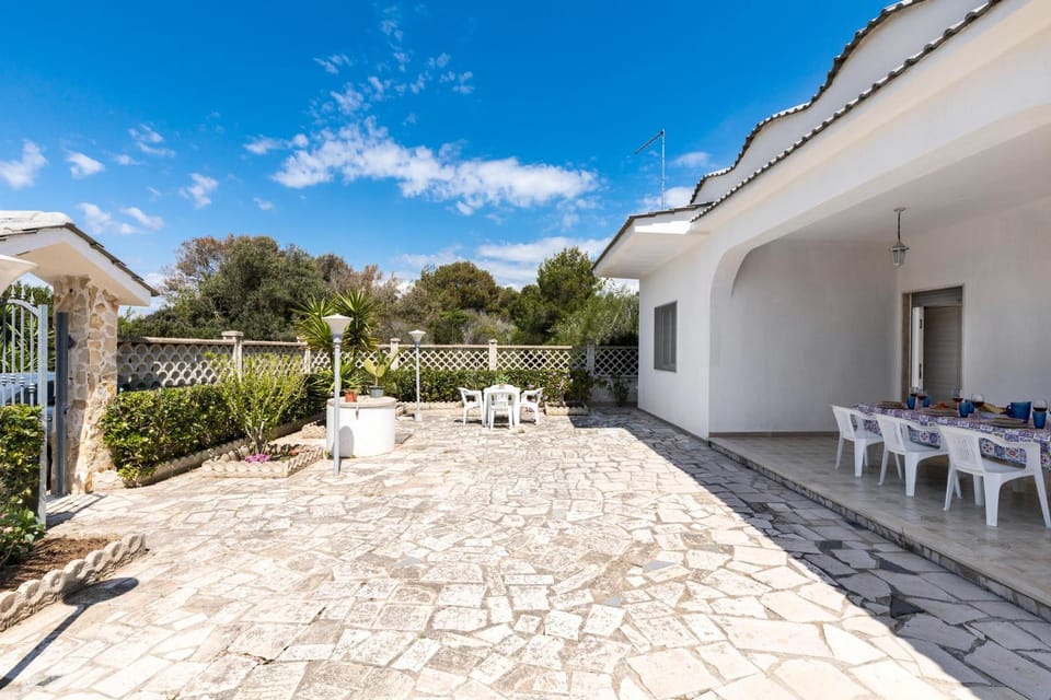Patio, Garden, Dining area, Garden view