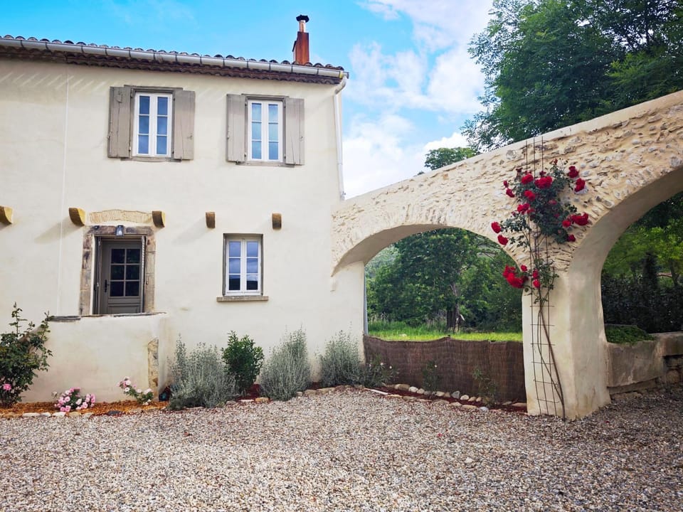 La Maison de l'Aqueduc - Séjour au cœur des vignes - House in Occitanie