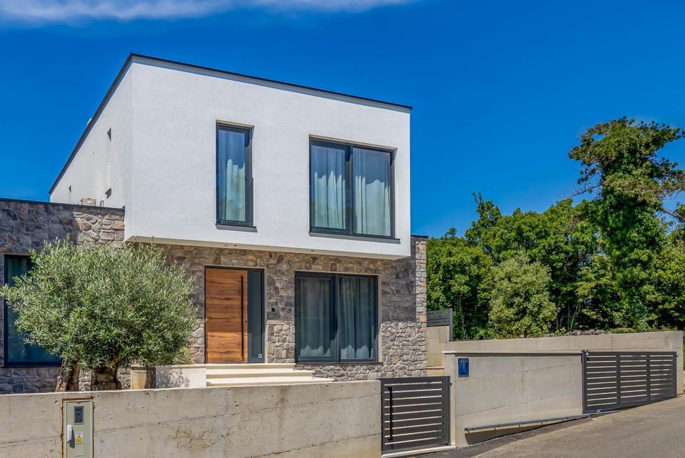 NOVO - Villa Vita s velikim bazenom Villa in Crikvenica