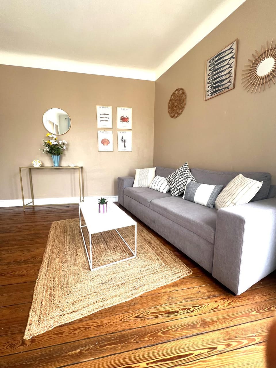 Living room, Seating area