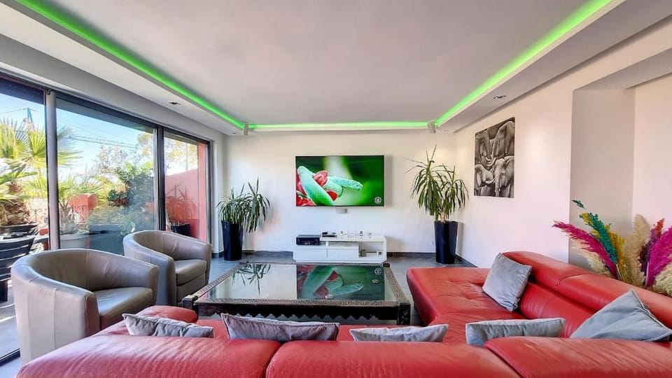 Exceptional View & Hot Tub Marrakesh Apartment in Marrakesh