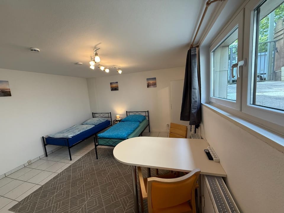 Bed, Dining area, Bedroom