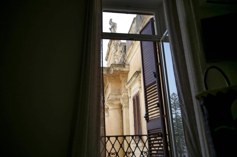 View (from property/room), Balcony/Terrace, Landmark view