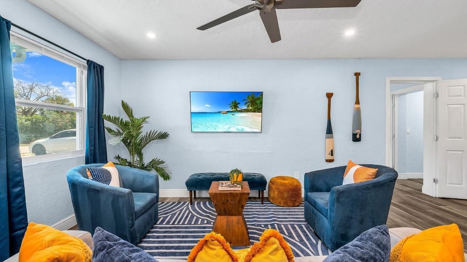 Peanut Island Paradise I 4 Mins to Island Shuttle! Villa in Riviera Beach