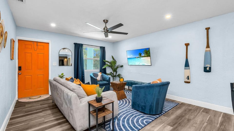 Peanut Island Paradise I 4 Mins to Island Shuttle! Villa in Riviera Beach